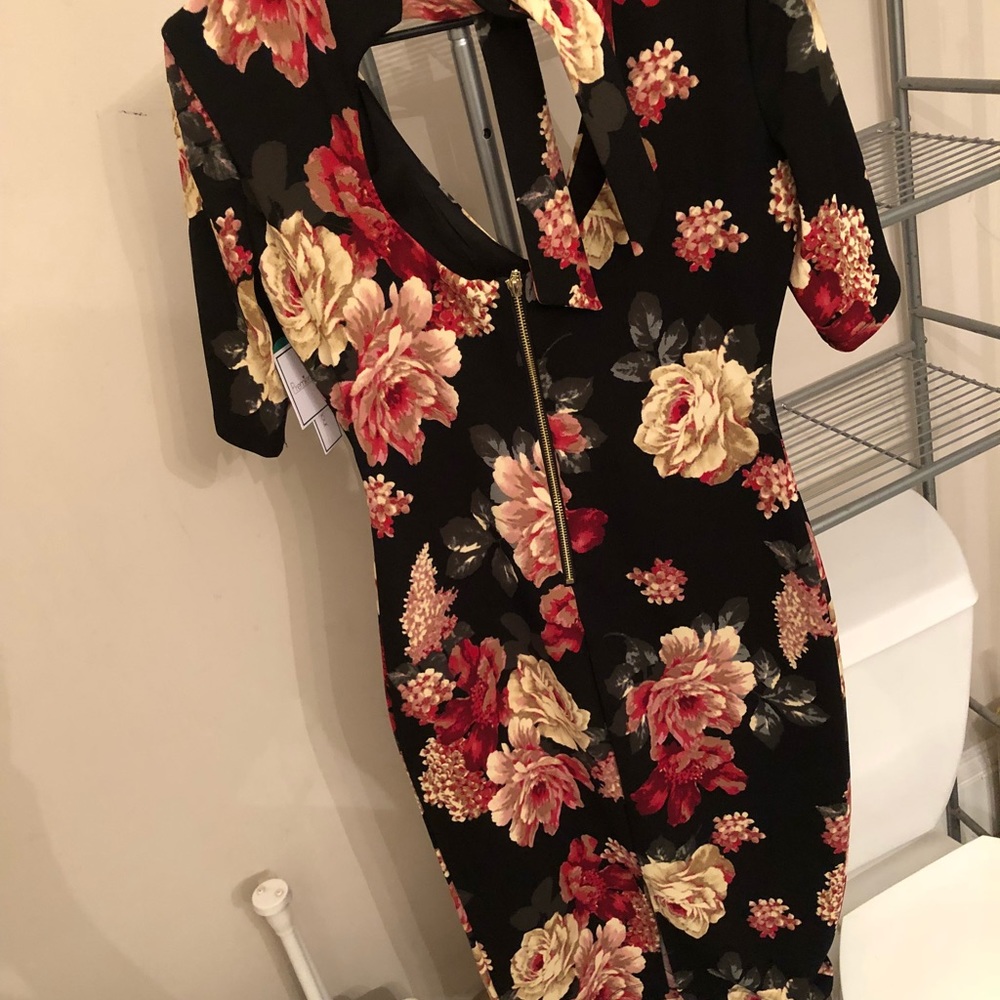 Dress - Picture 3 of 7